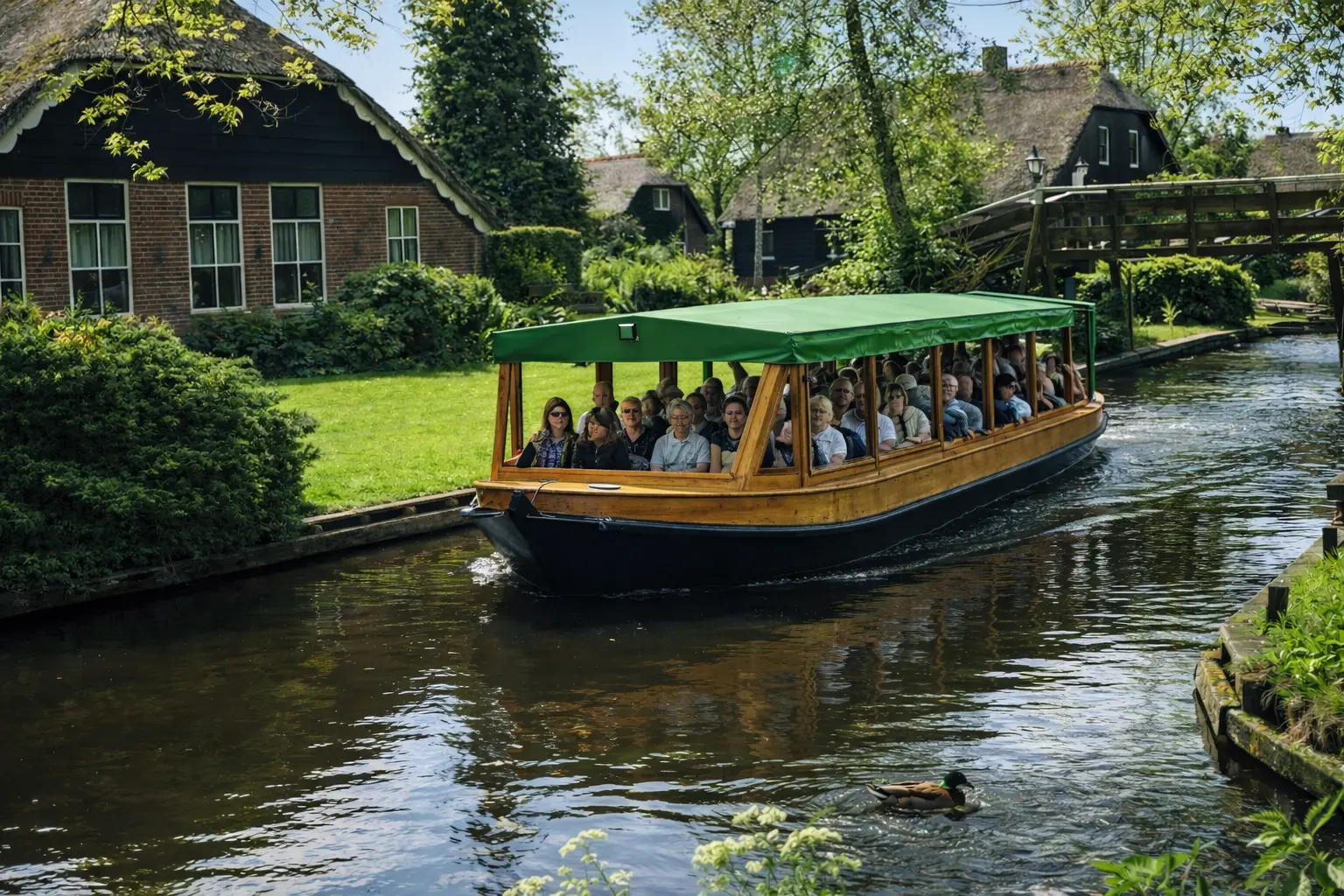 Tour in barca a Giethoorn su un battello turistico